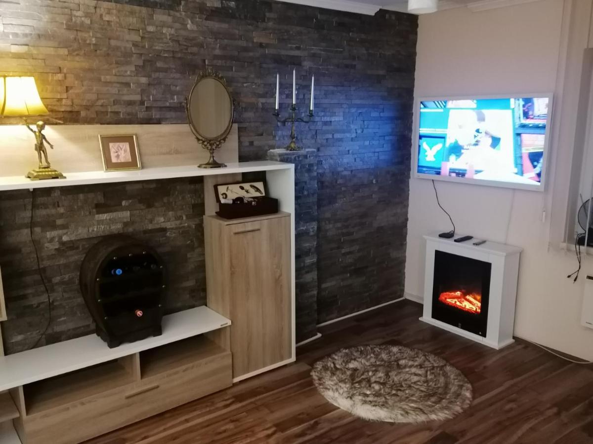 Apartman Dionis Sm Sremska Mitrovica Exteriör bild
