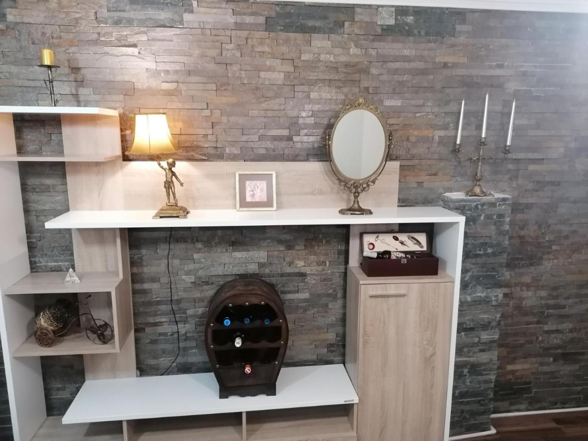 Apartman Dionis Sm Sremska Mitrovica Exteriör bild
