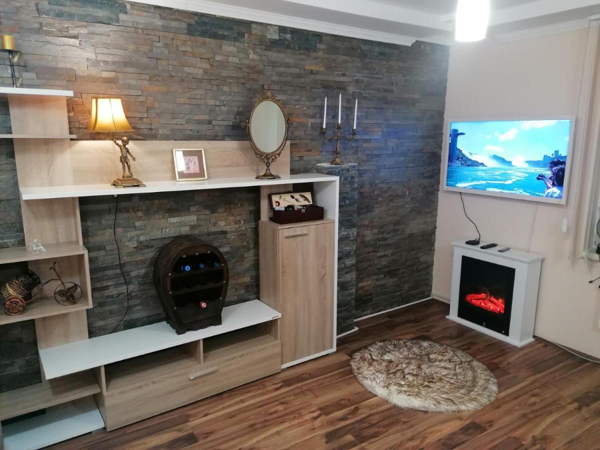 Apartman Dionis Sm Sremska Mitrovica Exteriör bild