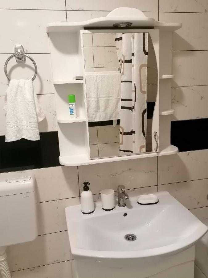 Apartman Dionis Sm Sremska Mitrovica Exteriör bild
